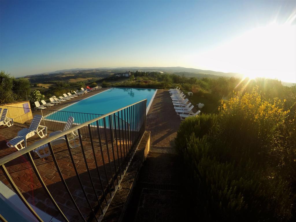 Apartamento Relax Palazzo Monaci Asciano Exterior foto